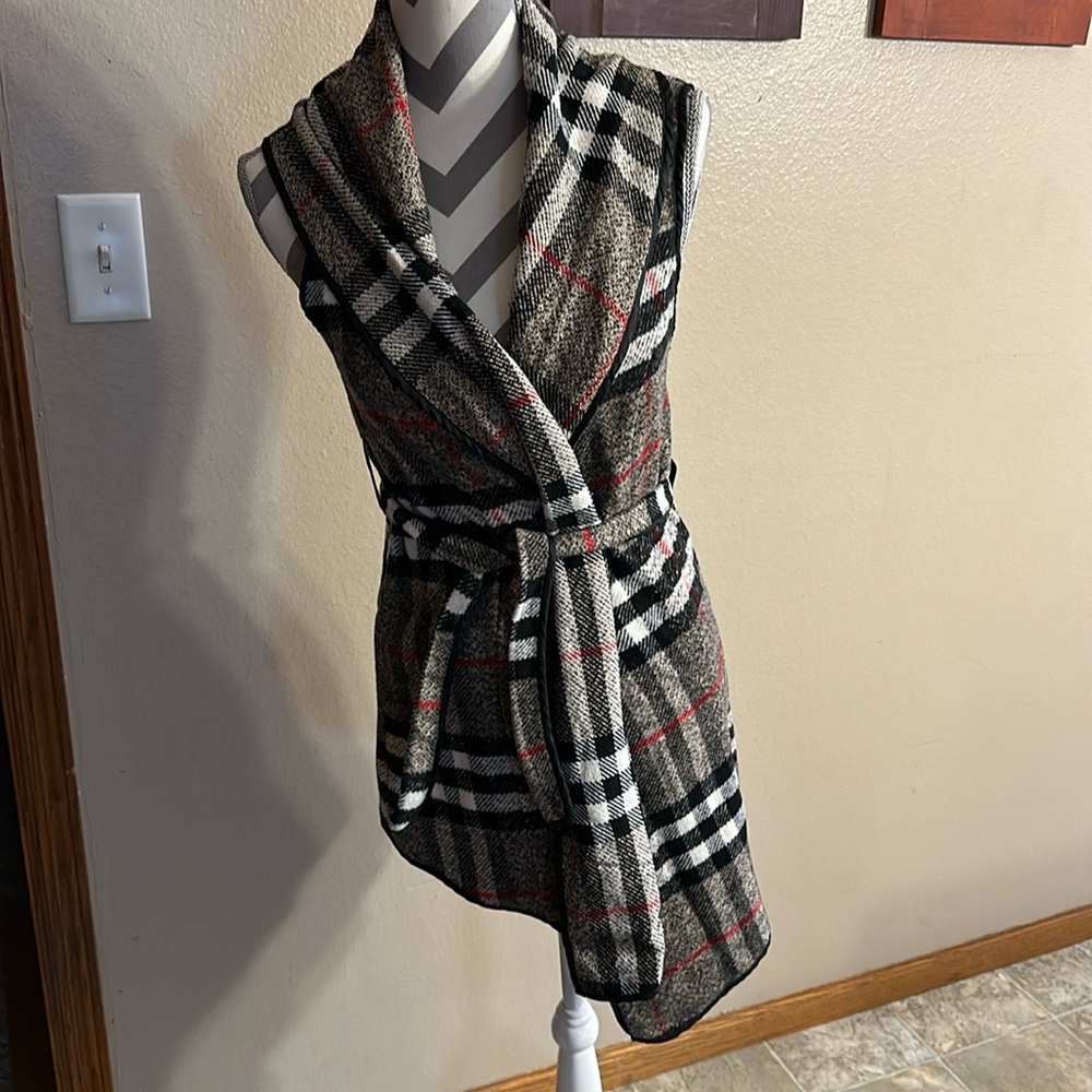 Women’s Uno core vest size small